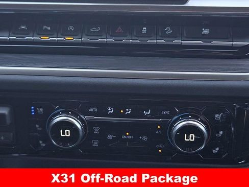 New 2026 GMC Sierra 1500 SLT image 16