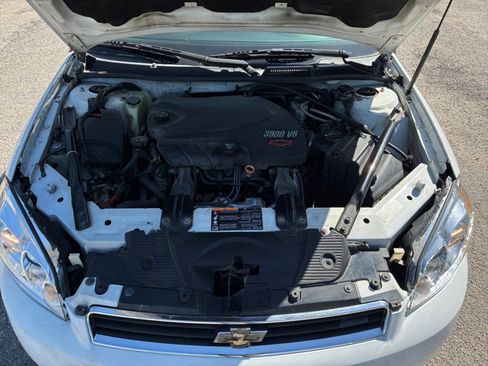 Used 2011 Chevrolet Impala LTZ FWD image 25