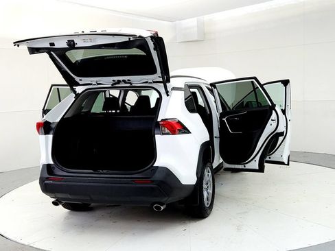 Used 2022 Toyota RAV4 XLE w/ Convenience Package AWD/4WD image 11