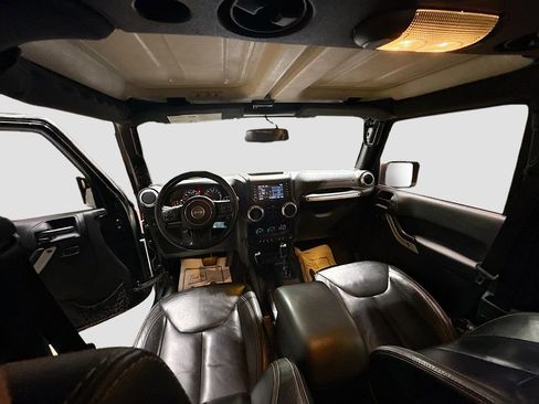 Used 2015 Jeep Wrangler Unlimited Rubicon w/ Dual Top Group image 20