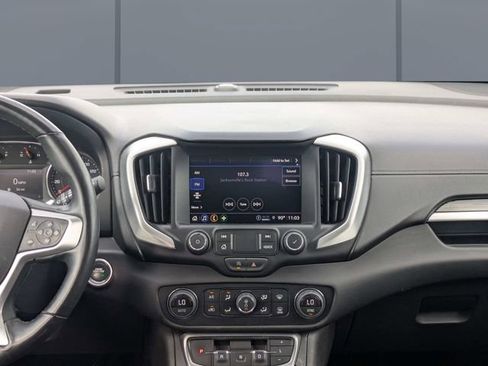 Used 2024 GMC Terrain SLT AWD/4WD image 17