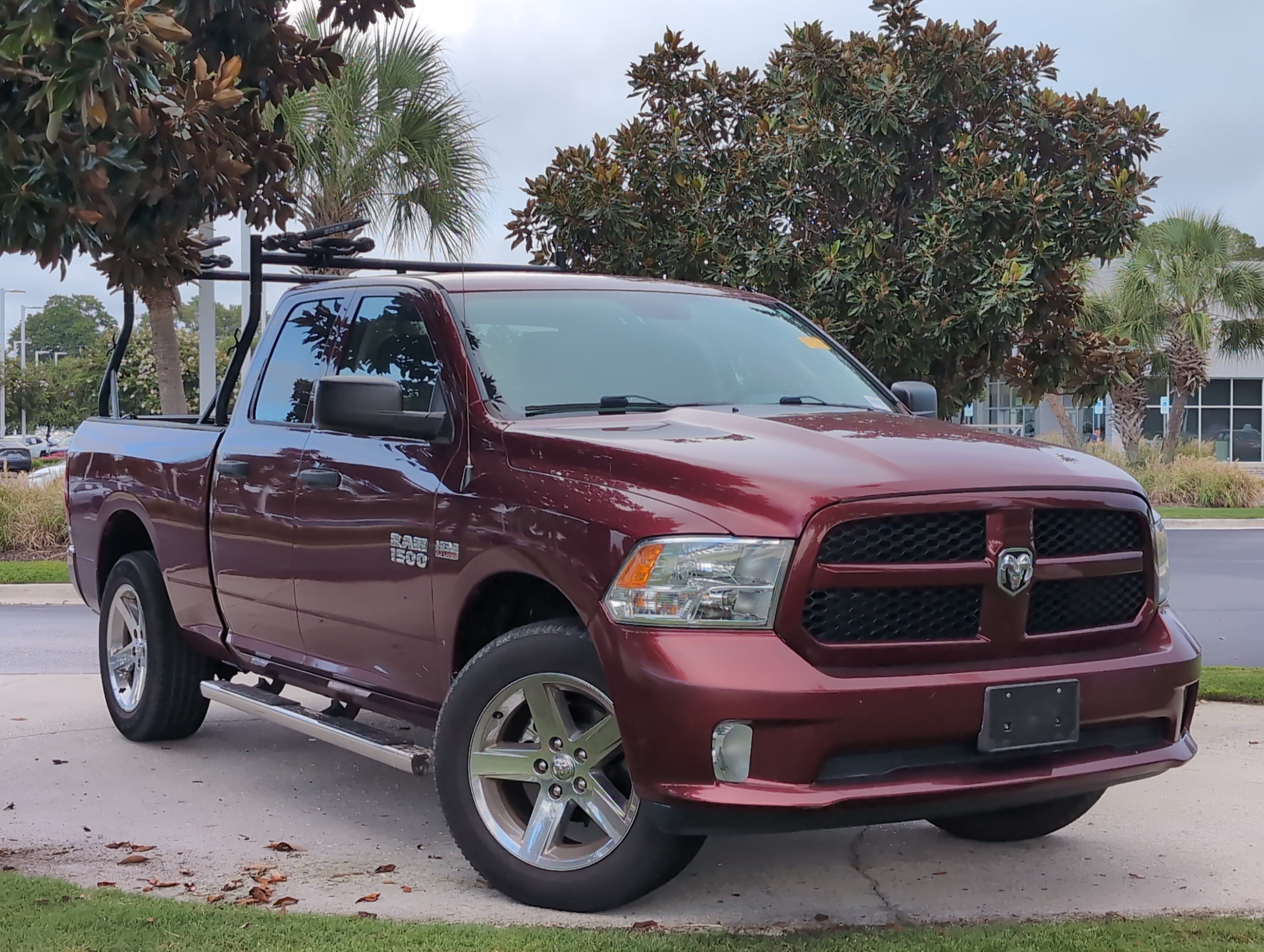 Used 2017 RAM 1500 Express w/ Express Value Package AWD/4WD image 2