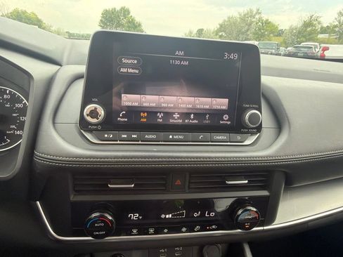 Used 2024 Nissan Rogue SV AWD/4WD image 9