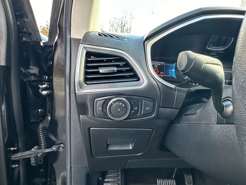 Used 2017 Ford Edge Titanium image 19