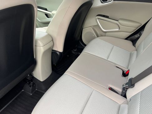 Used 2023 Kia Soul LX image 12