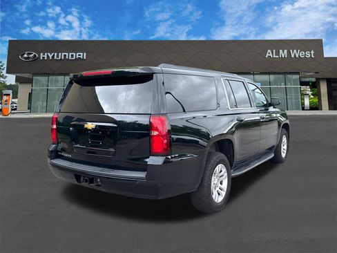 Used 2018 Chevrolet Suburban LT AWD/4WD image 5