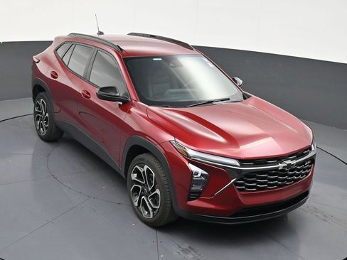 Used 2024 Chevrolet Trax RS FWD image 18