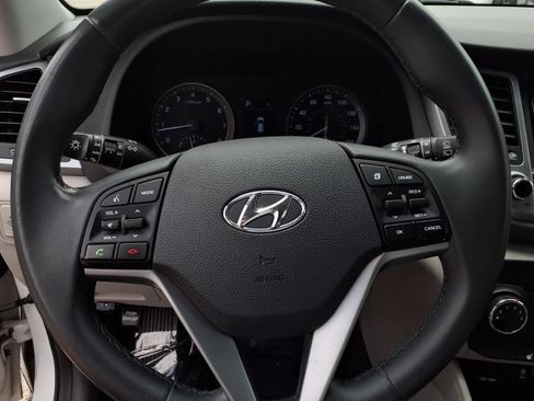 Used 2017 Hyundai Tucson Sport FWD image 11