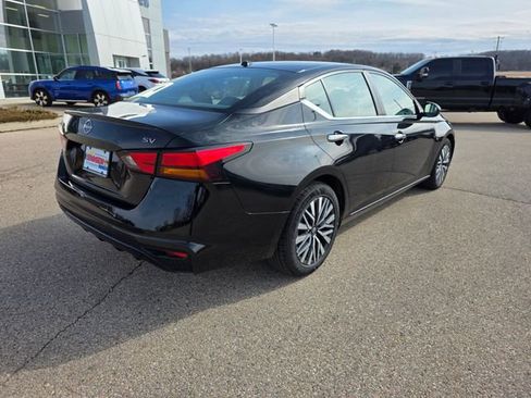 Used 2024 Nissan Altima 2.5 SV image 23