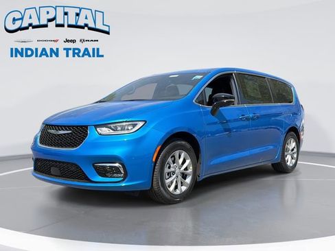 New 2026 Chrysler Pacifica Limited FWD image 1