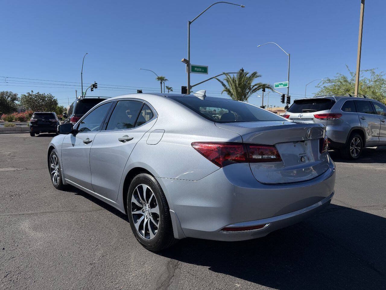 Used 2016 Acura TLX w/ Technology Package FWD image 4