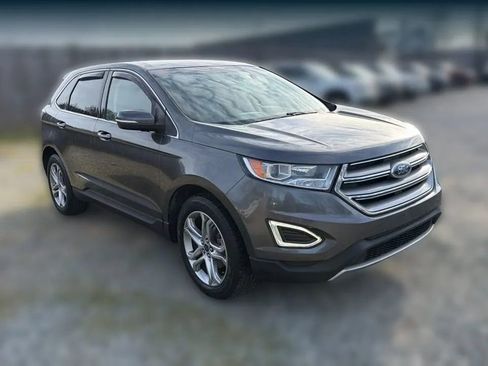 Used 2017 Ford Edge Titanium FWD image 19
