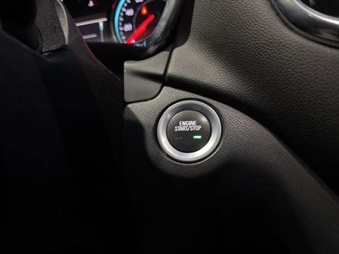 Used 2018 Chevrolet Equinox LT image 34