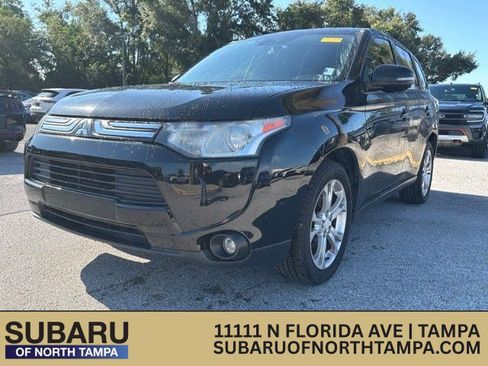Used 2014 Mitsubishi Outlander SE FWD image 1