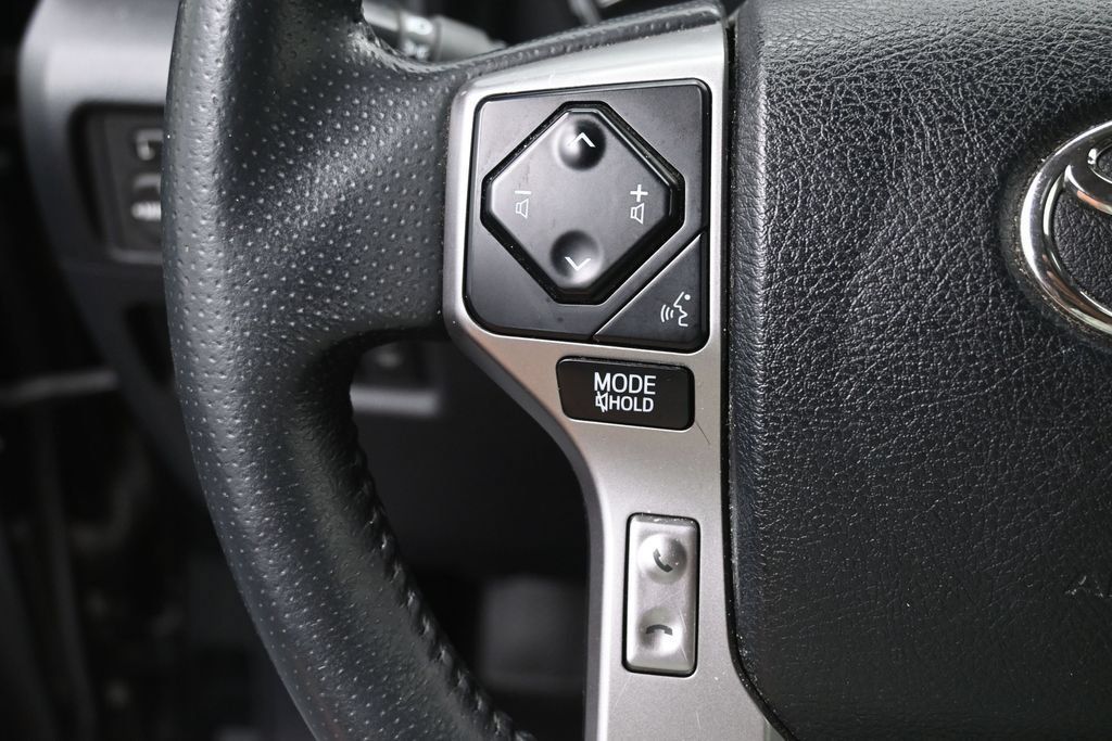 Certified 2022 Toyota 4Runner Limited AWD/4WD image 18