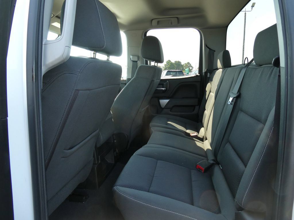 Used 2019 Chevrolet Silverado 1500 LT AWD/4WD image 18