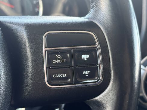 Used 2017 Jeep Wrangler Unlimited Sahara w/ Connectivity Group AWD/4WD image 26