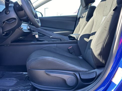 Used 2024 Hyundai Elantra SEL image 12