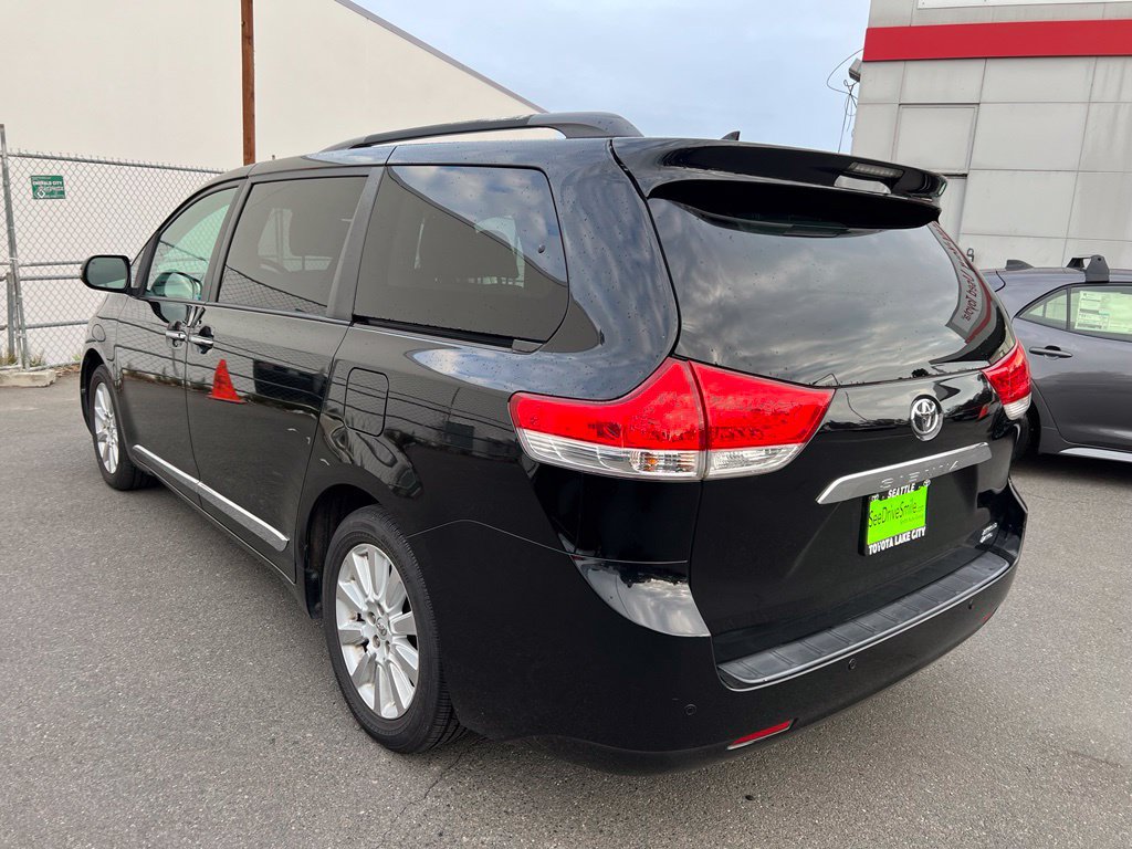Used 2013 Toyota Sienna Limited w/ Premium Pkg AWD/4WD image 6