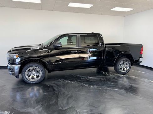 New 2026 RAM 1500 4x4 Crew Cab image 21