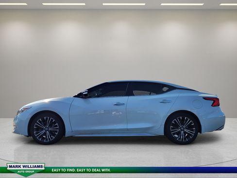 Used 2017 Nissan Maxima Platinum w/ Medallion Package FWD image 7
