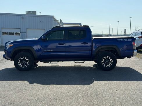 Used 2022 Toyota Tacoma TRD Off-Road image 8