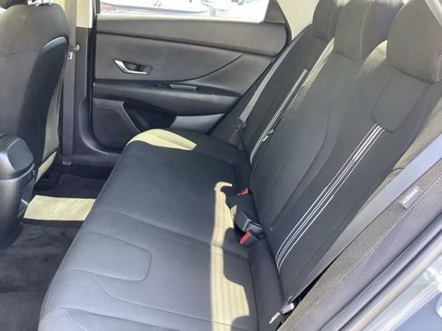 Used 2024 Hyundai Elantra Blue image 22