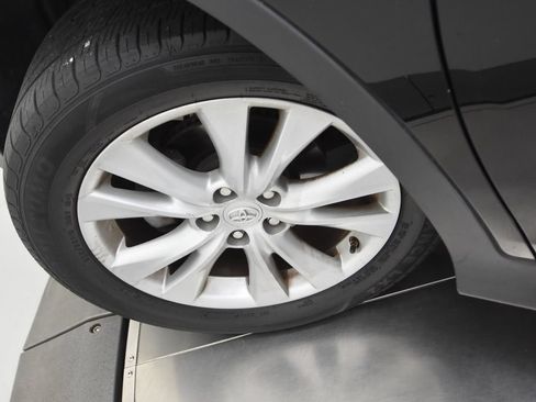 Used 2013 Toyota RAV4 Limited AWD/4WD image 36