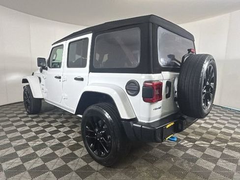 Used 2024 Jeep Wrangler Unlimited Sahara w/ Safety Group AWD/4WD image 5