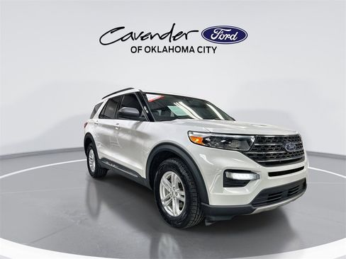 Used 2022 Ford Explorer XLT w/ Equipment Group 202A image 2