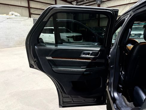Used 2016 Ford Explorer Platinum AWD/4WD image 15