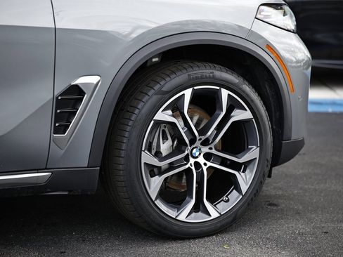 Certified 2025 BMW X5 sDrive40i w/ Premium Package image 5