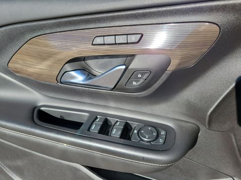 Used 2024 GMC Terrain Denali w/ Black Diamond Edition image 21