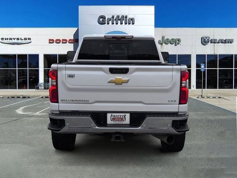 Used 2024 Chevrolet Silverado 2500 LTZ w/ LTZ Convenience Package image 8