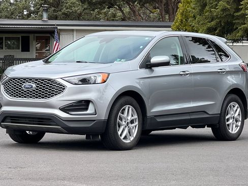 Used 2023 Ford Edge SEL AWD/4WD image 8