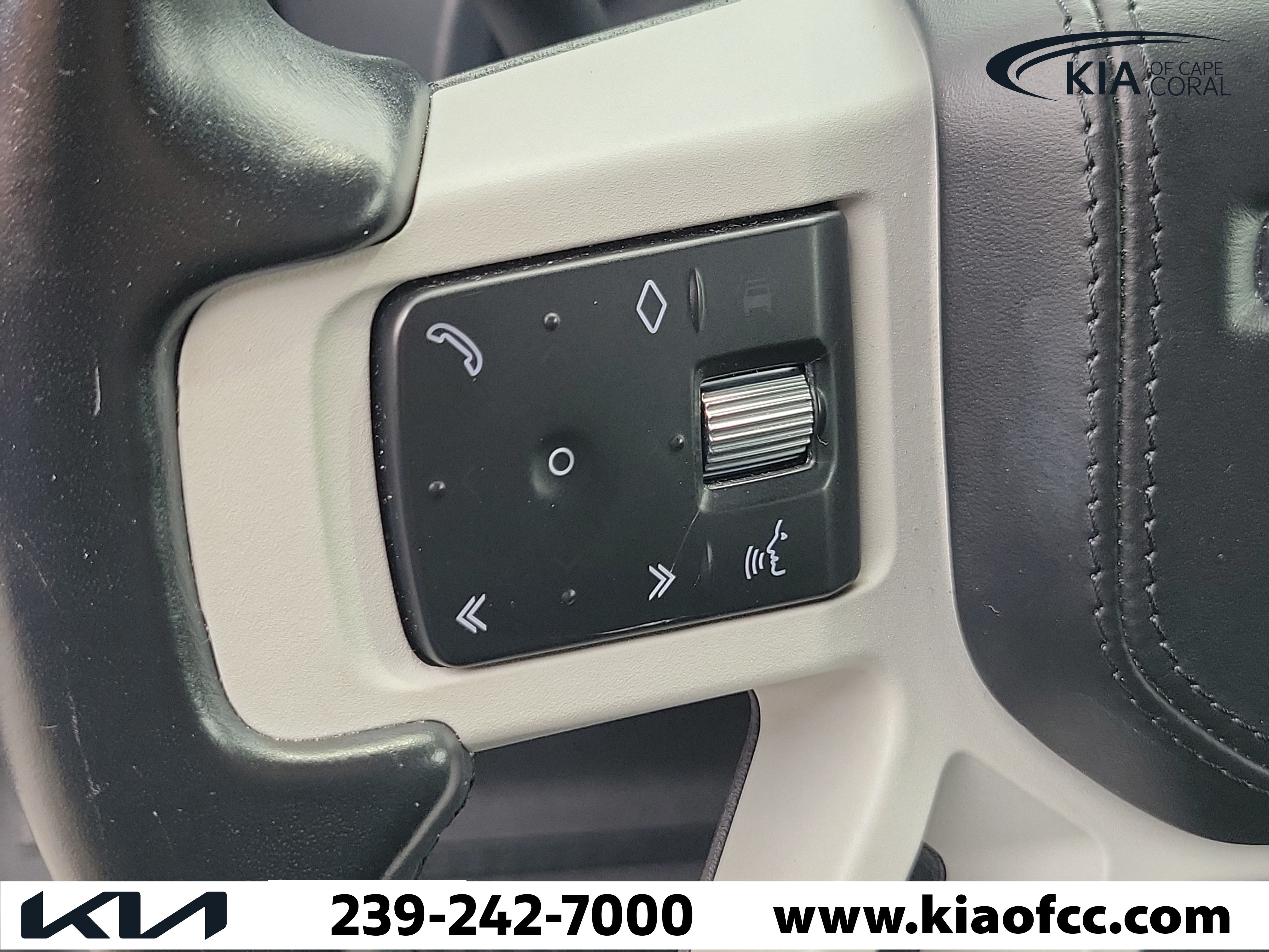 Used 2022 Land Rover Defender 110 X-Dynamic HSE AWD/4WD image 25