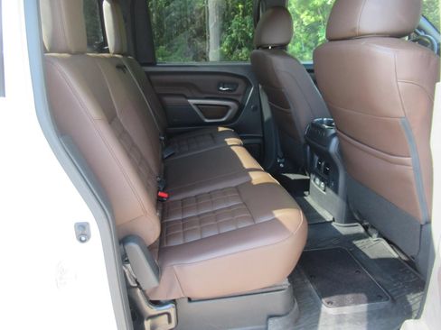 Used 2023 Nissan Titan Platinum Reserve w/ Moonroof Package AWD/4WD image 33