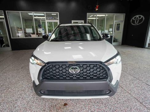 Used 2025 Toyota Corolla Cross LE w/ Moonroof Package AWD/4WD image 6