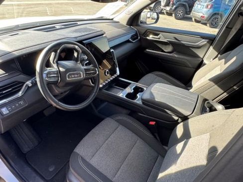 Used 2025 GMC Acadia Elevation image 19