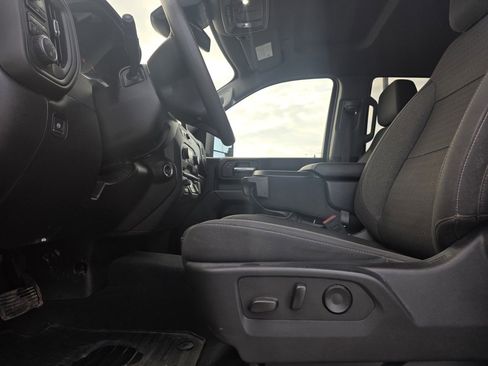 Used 2025 Chevrolet Silverado 2500 Custom w/ Custom Value Package image 11