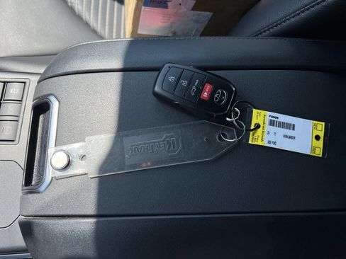 Used 2024 Toyota Highlander XSE FWD image 38