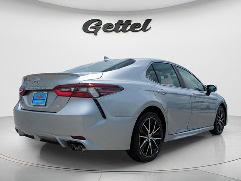 Used 2022 Toyota Camry SE w/ Audio Upgrade Package FWD image 5