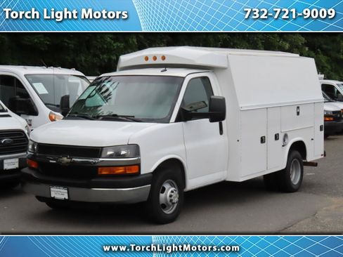 Used 2015 Chevrolet Express 3500 RWD image 1