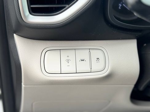 Used 2020 Hyundai Venue SEL FWD image 20
