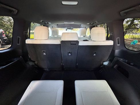 Used 2022 Lexus LX 600 4WD w/ Accessory Package (Z1) image 27