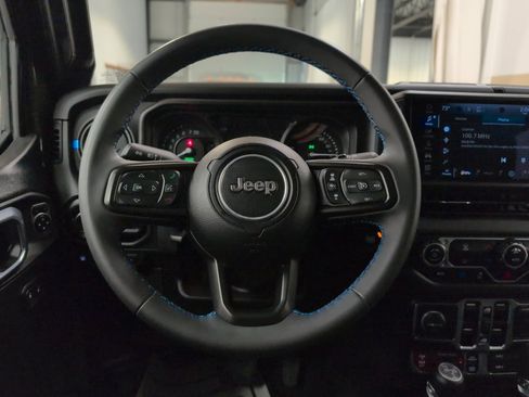 Used 2024 Jeep Wrangler Unlimited Rubicon 4xe image 13