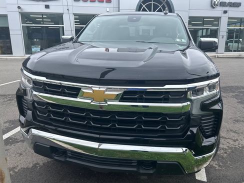 Used 2024 Chevrolet Silverado 1500 LT AWD/4WD image 2