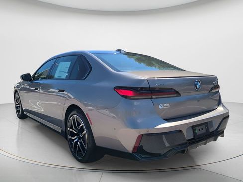 New 2026 BMW 750e xDrive image 7