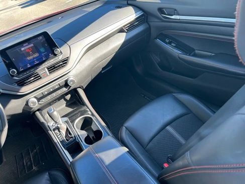 Used 2023 Nissan Altima 2.5 SR image 14