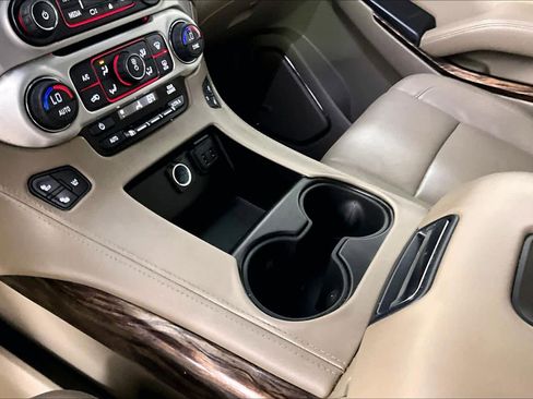 Used 2016 GMC Yukon SLT image 16